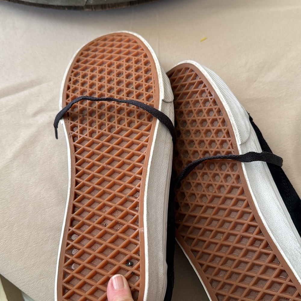Vans - Picture 4 of 5